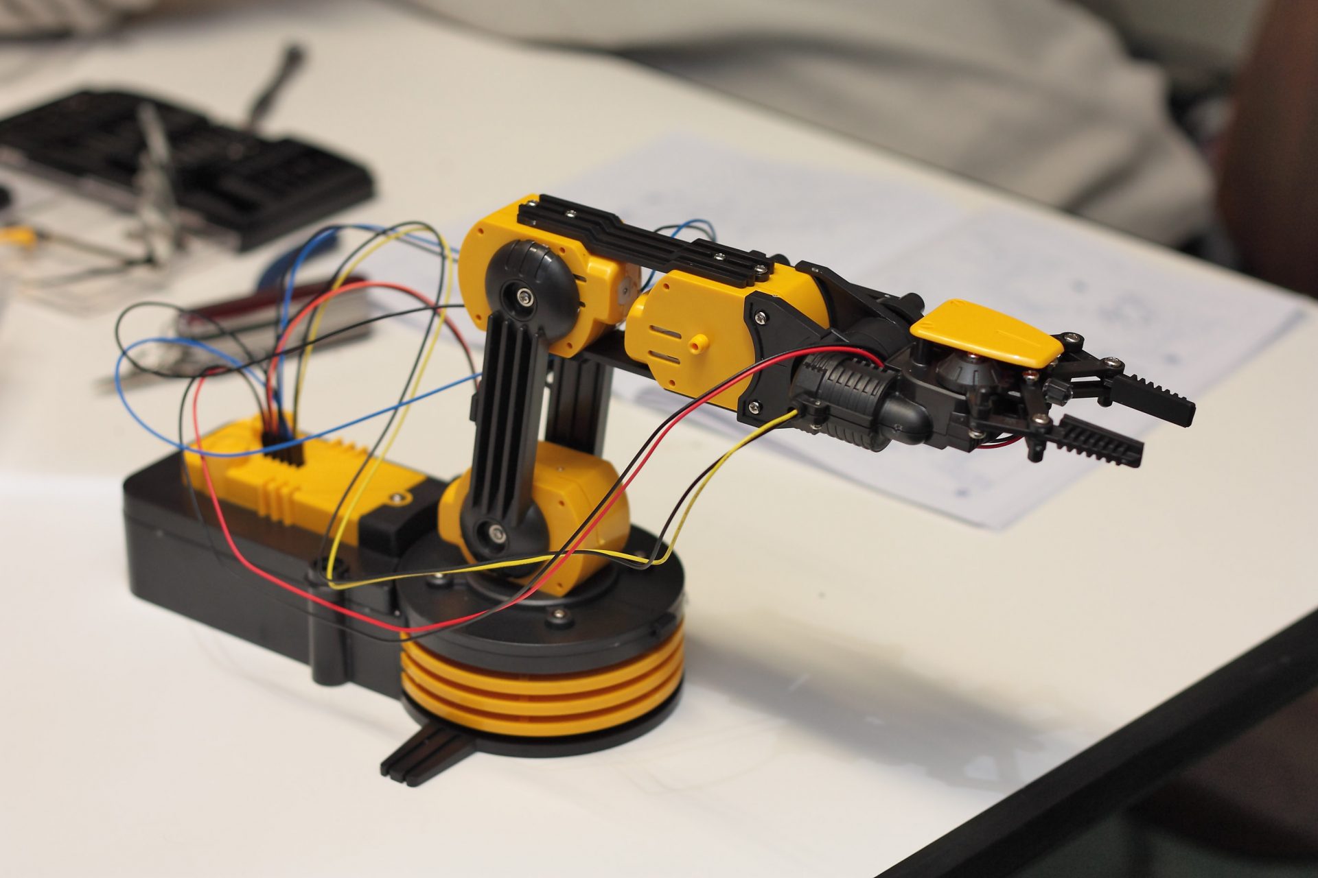 Lire la suite à propos de l’article Premier Atelier robot